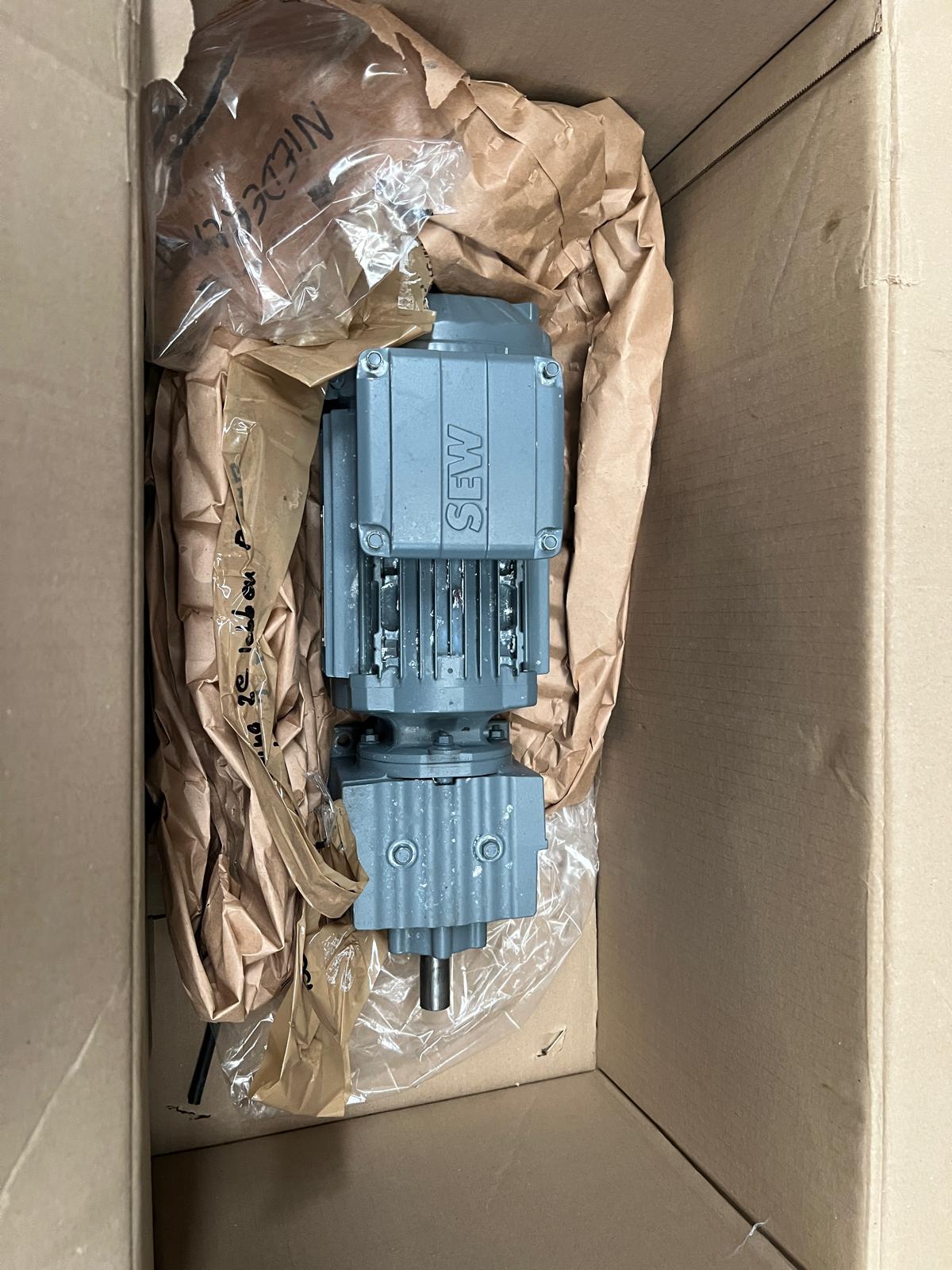 SEW R17 DRN80M4/TF